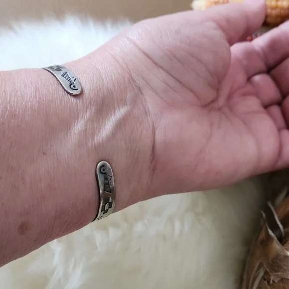 Cool Vintage Native American Turquoise Fred Harvey Cuff Bracelet 💚🎁🩶 - Picture 11 of 15